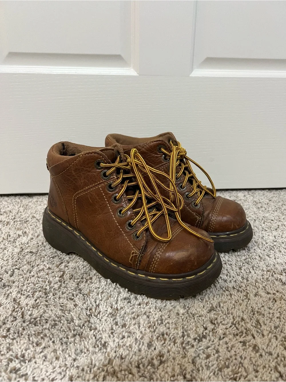 Rare Y2K vintage Dr. Martens Yolanda boots
